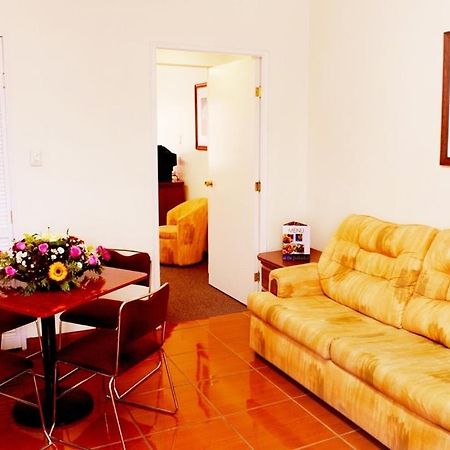 Hotel Marcella Clase Ejecutiva มอเรเลีย ภายนอก รูปภาพ