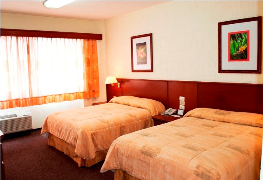 Hotel Marcella Clase Ejecutiva มอเรเลีย ภายนอก รูปภาพ