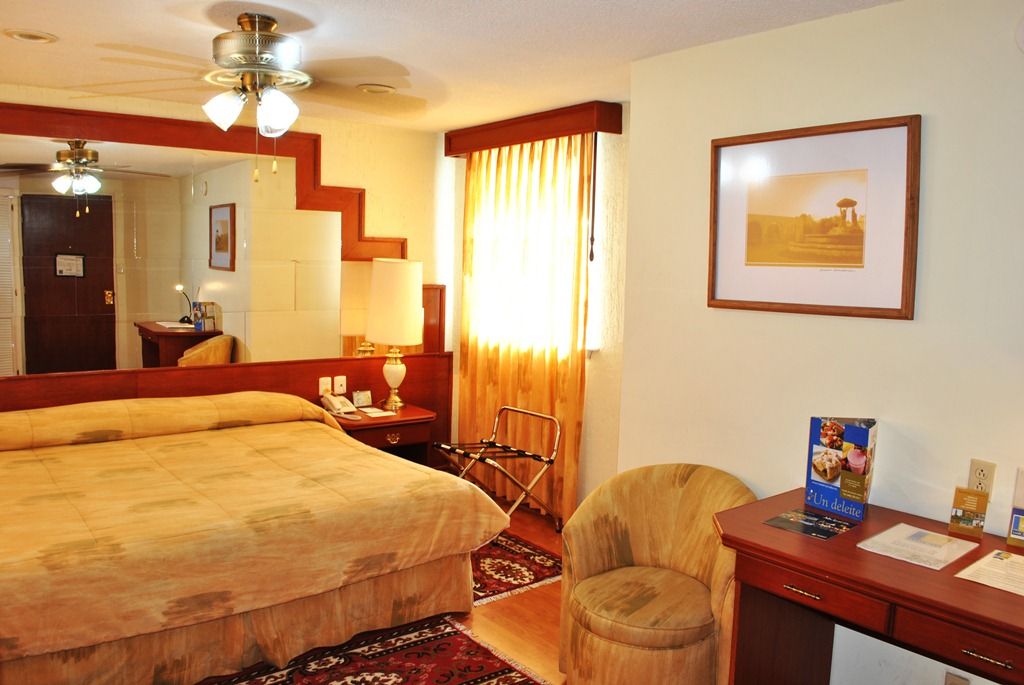 Hotel Marcella Clase Ejecutiva มอเรเลีย ภายนอก รูปภาพ